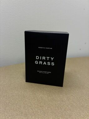 Heretic Parfum Dirty Grass Candle Box - Black & White